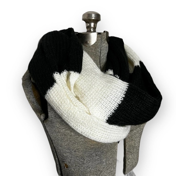Michael Michael Kors Black & White Color Block Knit Cowl, Infinity Scarf - Picture 5 of 10